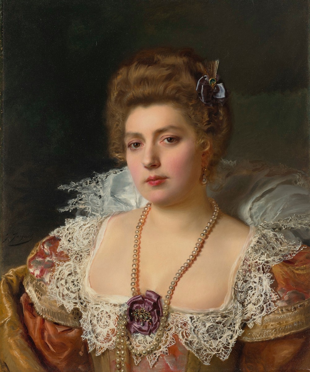 Portrait d’une femme portant des perles