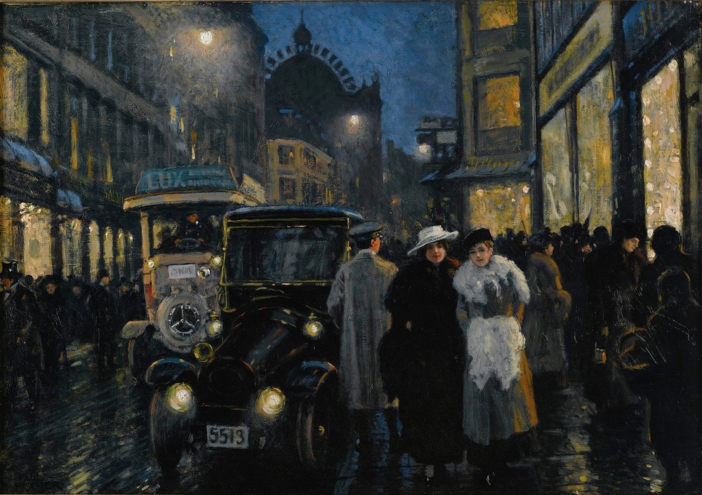 An Evening Stroll On The Boulevard
