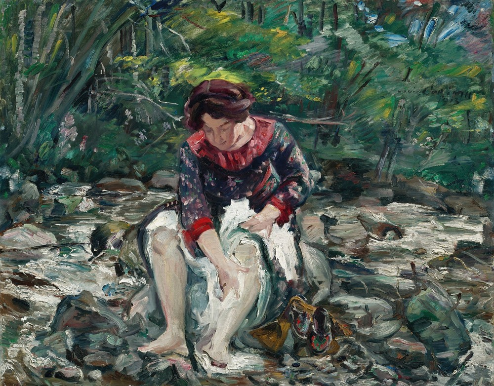 Mädchen im Waldbach